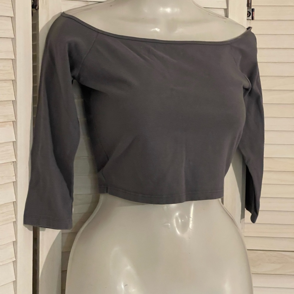 Hollister Gray Fitted Crop Blouse with 3/4 Sleeves
